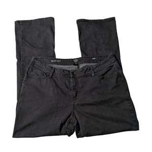 ANA Bootcut Jeans